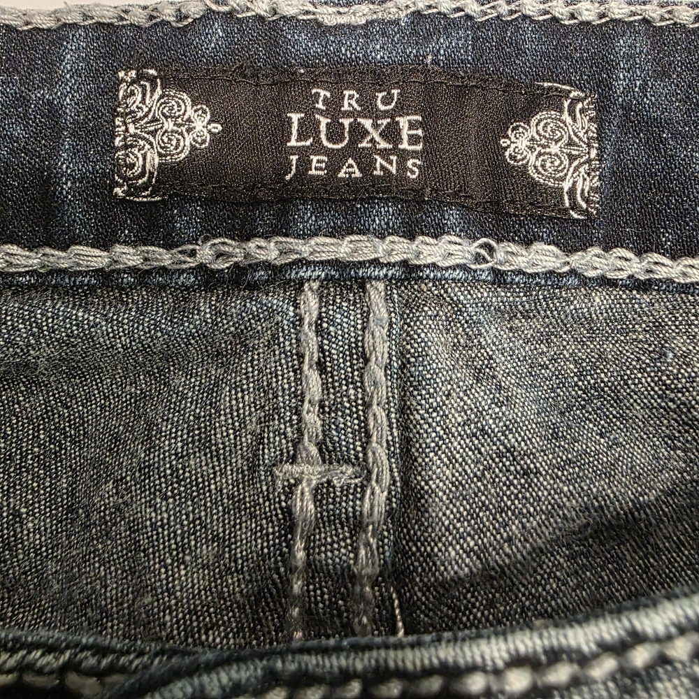 True Luxe Toronto Embellished Fleur De Lis Capri Jeans Women's 31 Blue Denim Y2K - Picture 6 of 16